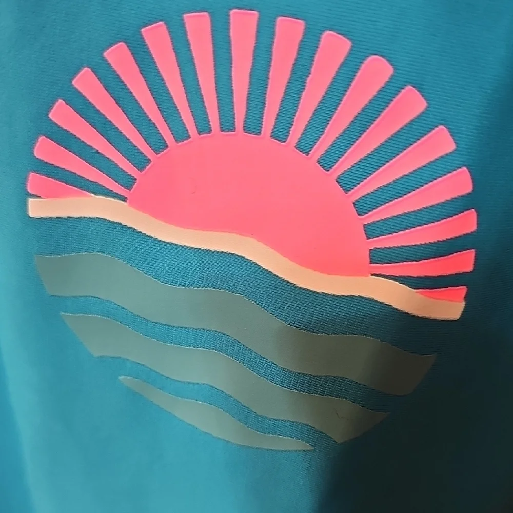 Old Navy NWT Aqua Kids Swim Shirt Sun Design Size Medium